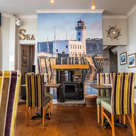 Hotel Delmont & View Restaurant Scarborough