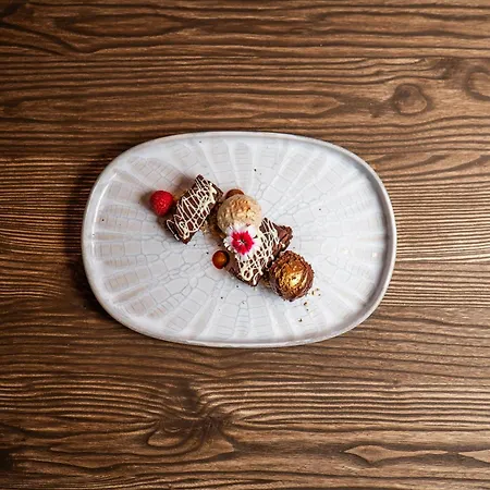 Delmont & View Restaurant 3* Scarborough