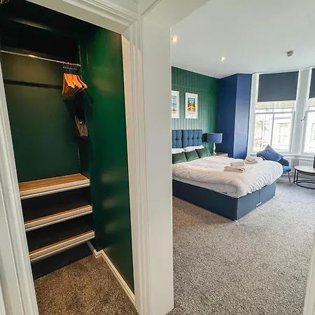 Hotel Delmont & View Restaurant