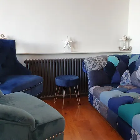 Delmont & View Restaurant Hotel Scarborough