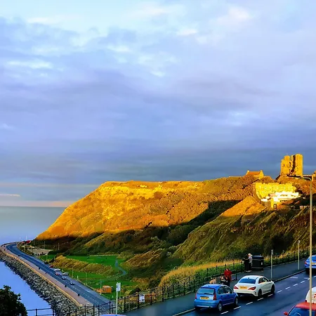 Hotel Delmont & View Restaurant Scarborough