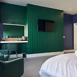 Delmont & View Restaurant Hotel