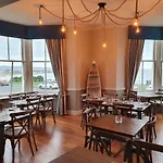 Delmont & View Restaurant Hotel 4*