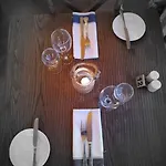 فندق Delmont & View Restaurant سكرابورو