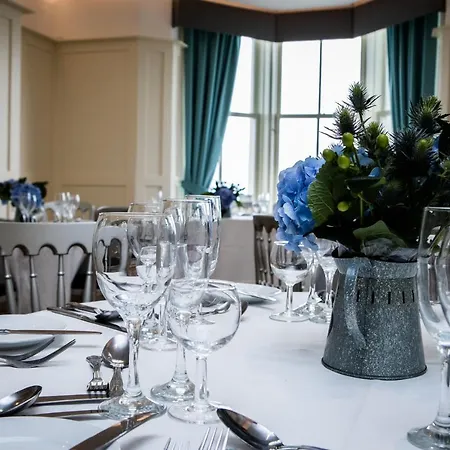 Delmont & View Restaurant Hotel Scarborough