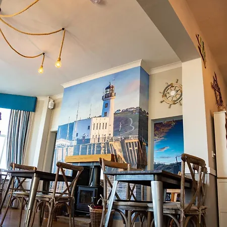 酒店 Delmont & View Restaurant 4*