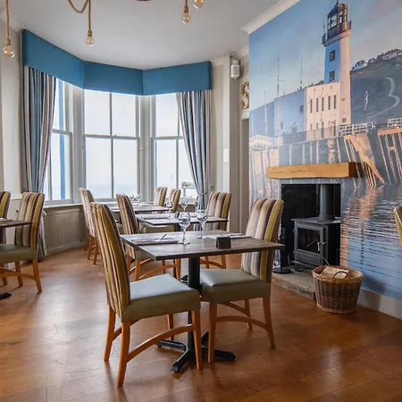 Delmont & View Restaurant 3* Scarborough
