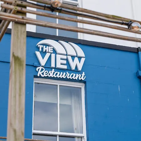 Delmont & View Restaurant Hotel Scarborough