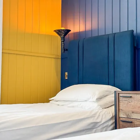 Delmont & View Restaurant 酒店 4*