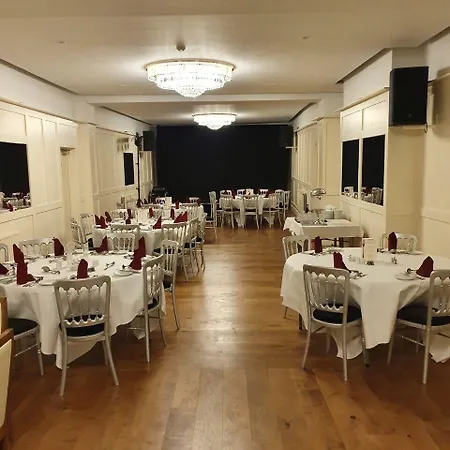 Delmont & View Restaurant סקארבורו