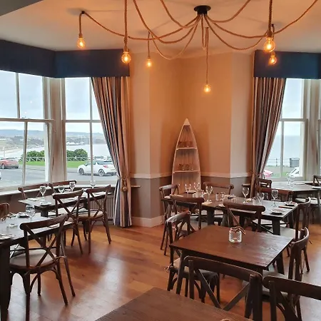 Delmont & View Restaurant 酒店 4*