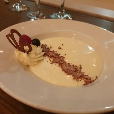 מלון Delmont & View Restaurant 4*