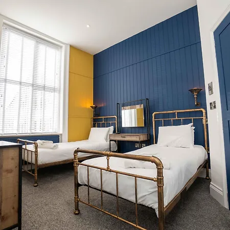 Delmont & View Restaurant 4*
