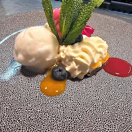 فندق Delmont & View Restaurant