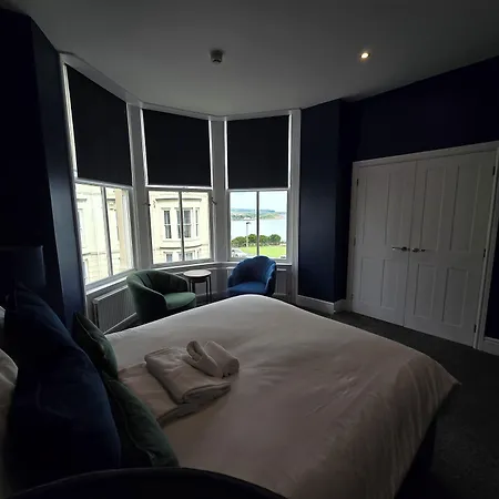 Delmont & View Restaurant 4*