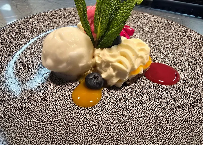 ホテル Delmont & View Restaurant スカーバラ