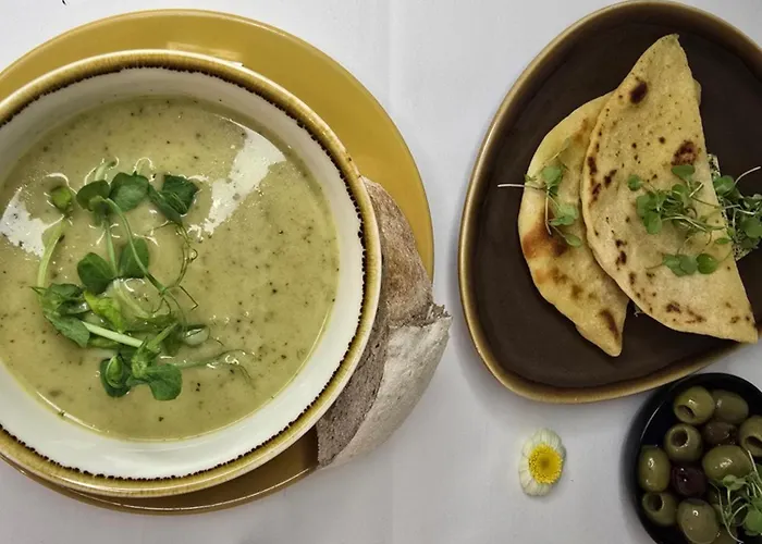 ホテル Delmont & View Restaurant 4*