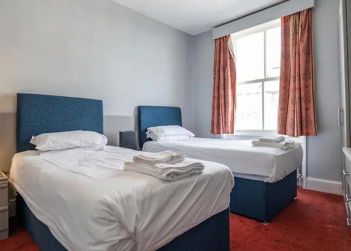 Delmont & View Restaurant 4*