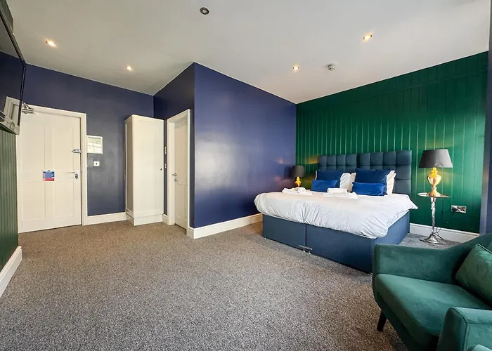 Delmont & View Restaurant 4*