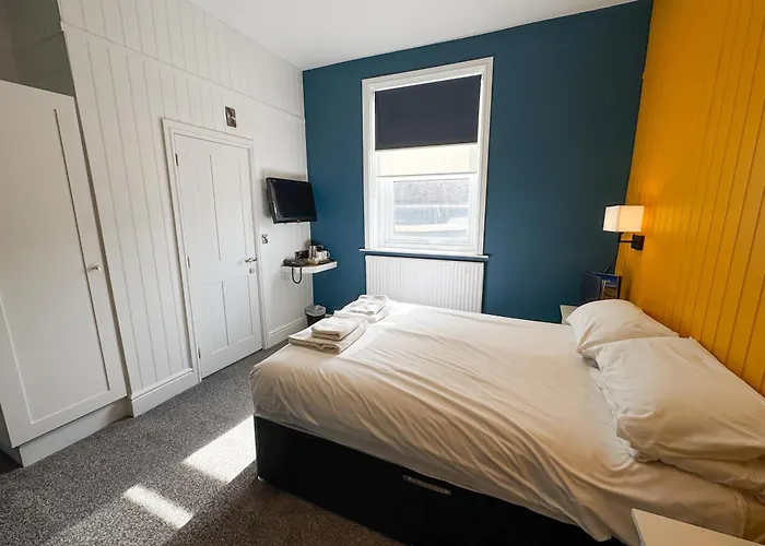 Hotel Delmont & View Restaurant Scarborough