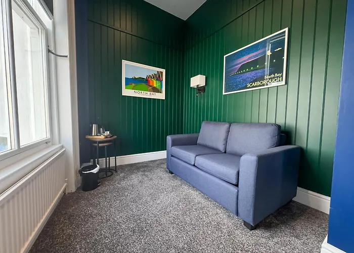 Delmont & View Restaurant 4*