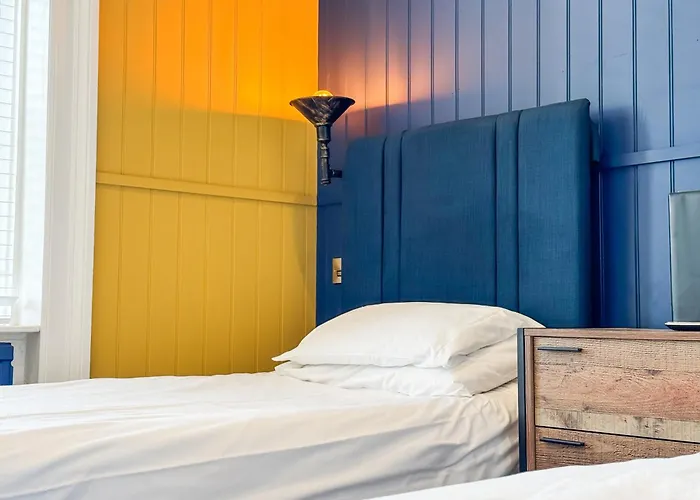 Delmont & View Restaurant Hotel 4*