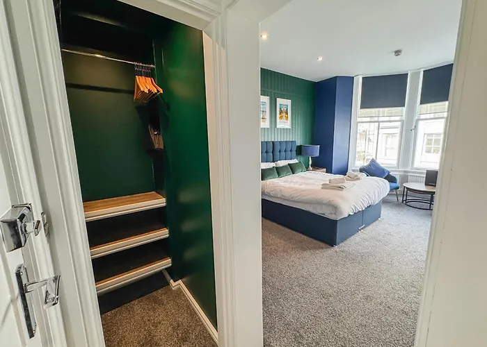 Hotel Delmont & View Restaurant