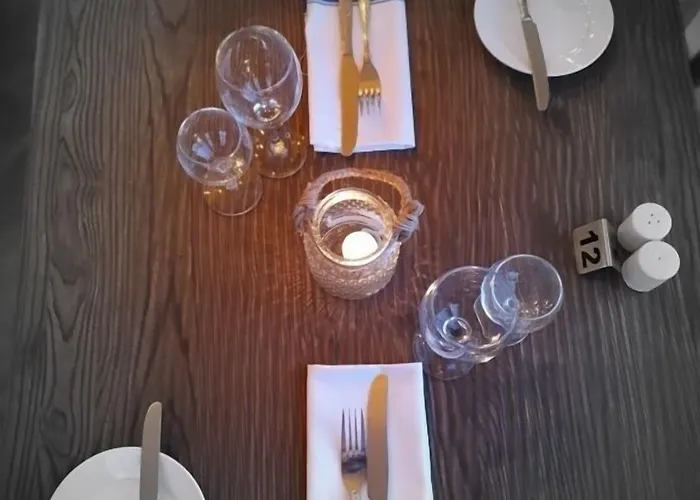 ホテル Delmont & View Restaurant スカーバラ