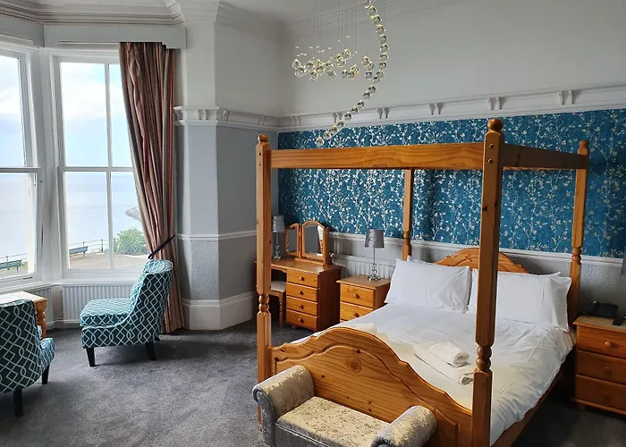 Delmont & View Restaurant 4* Scarborough