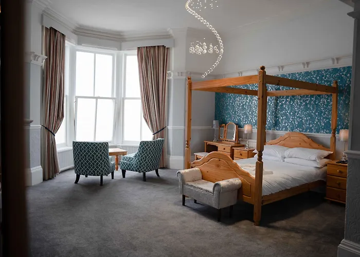 Delmont & View Restaurant 4*