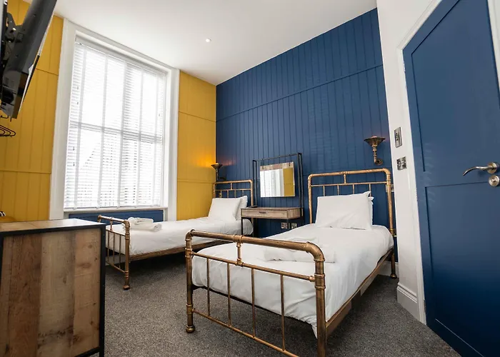 Delmont & View Restaurant 4*