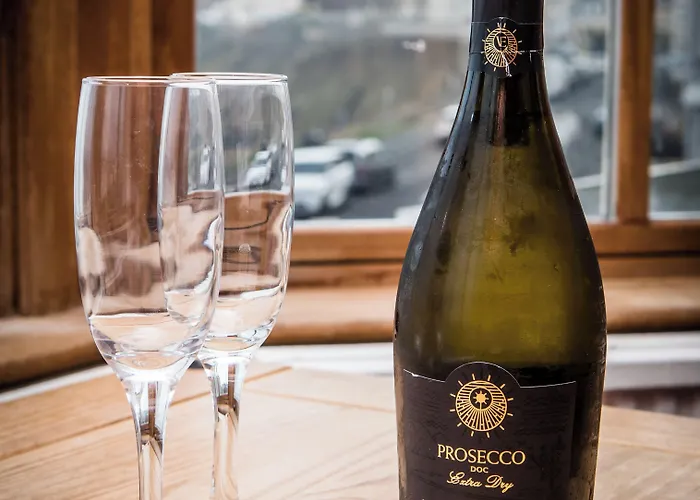 ホテル Delmont & View Restaurant 4*