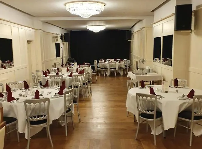 Delmont & View Restaurant ホテル スカーバラ