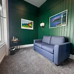 Delmont & View Restaurant 4*