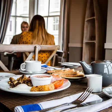 Delmont & View Restaurant 4* Scarborough