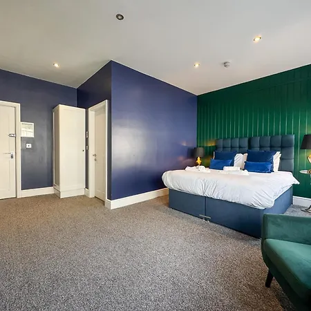 Delmont & View Restaurant 4*