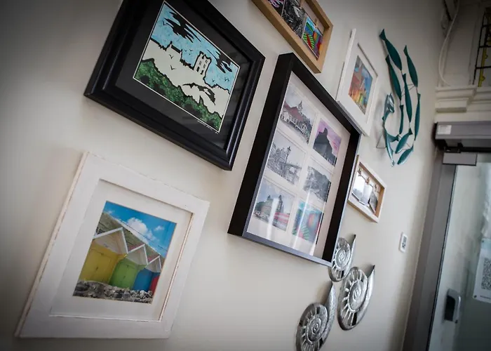 Delmont & View Restaurant Hotel