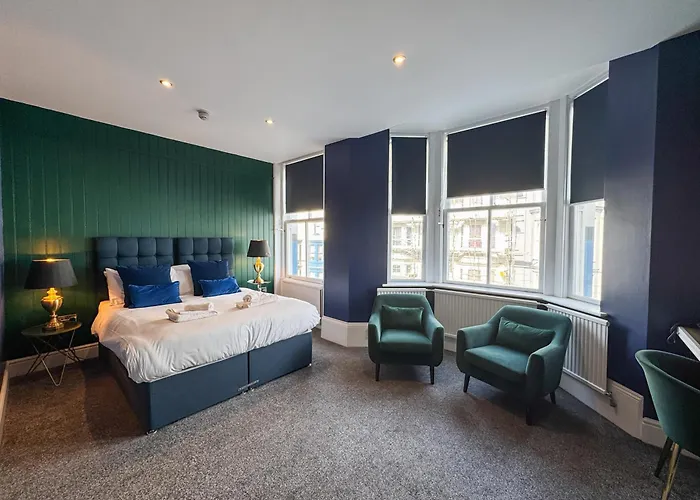 Hotel Delmont & View Restaurant Scarborough