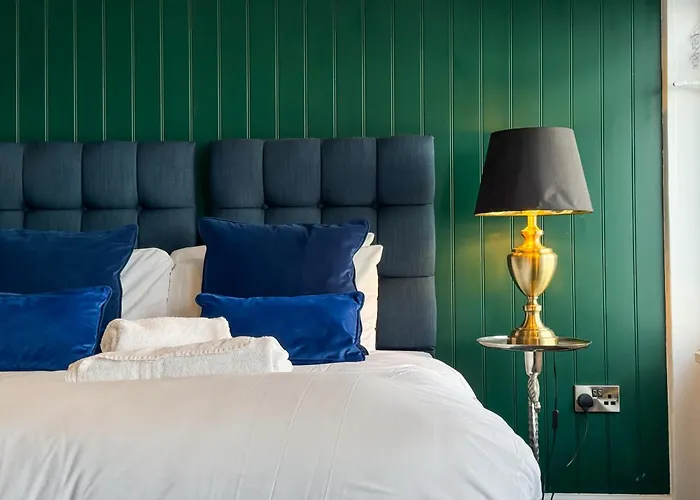 Delmont & View Restaurant Hotel