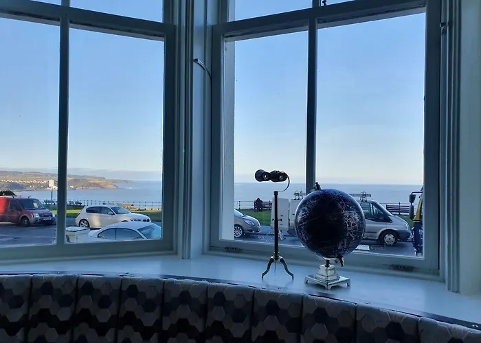 Delmont & View Restaurant Hotel