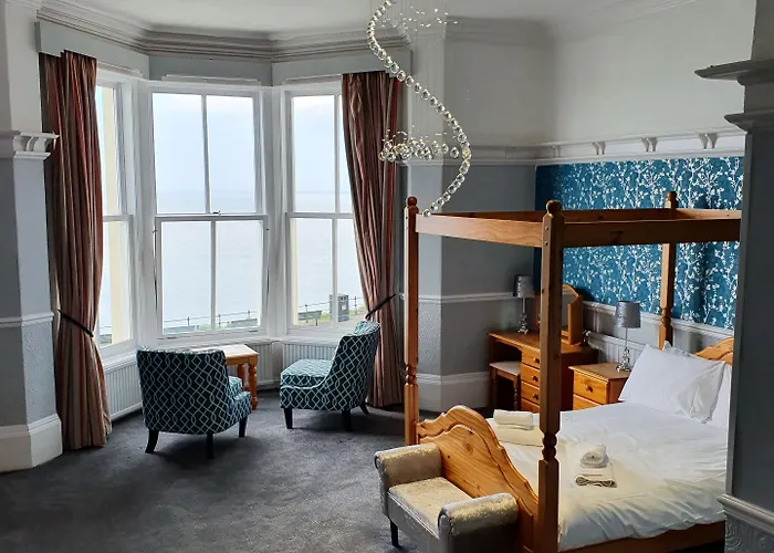 Delmont & View Restaurant Hotel 4*