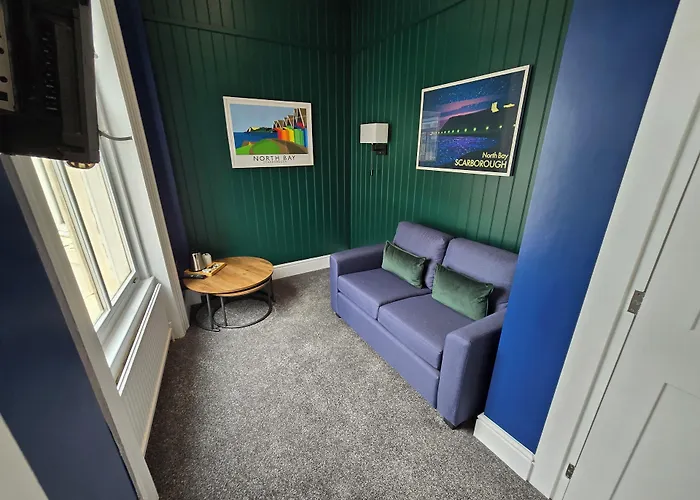 Delmont & View Restaurant 4*