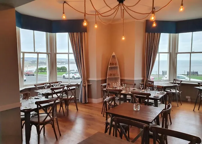 Delmont & View Restaurant Hotel